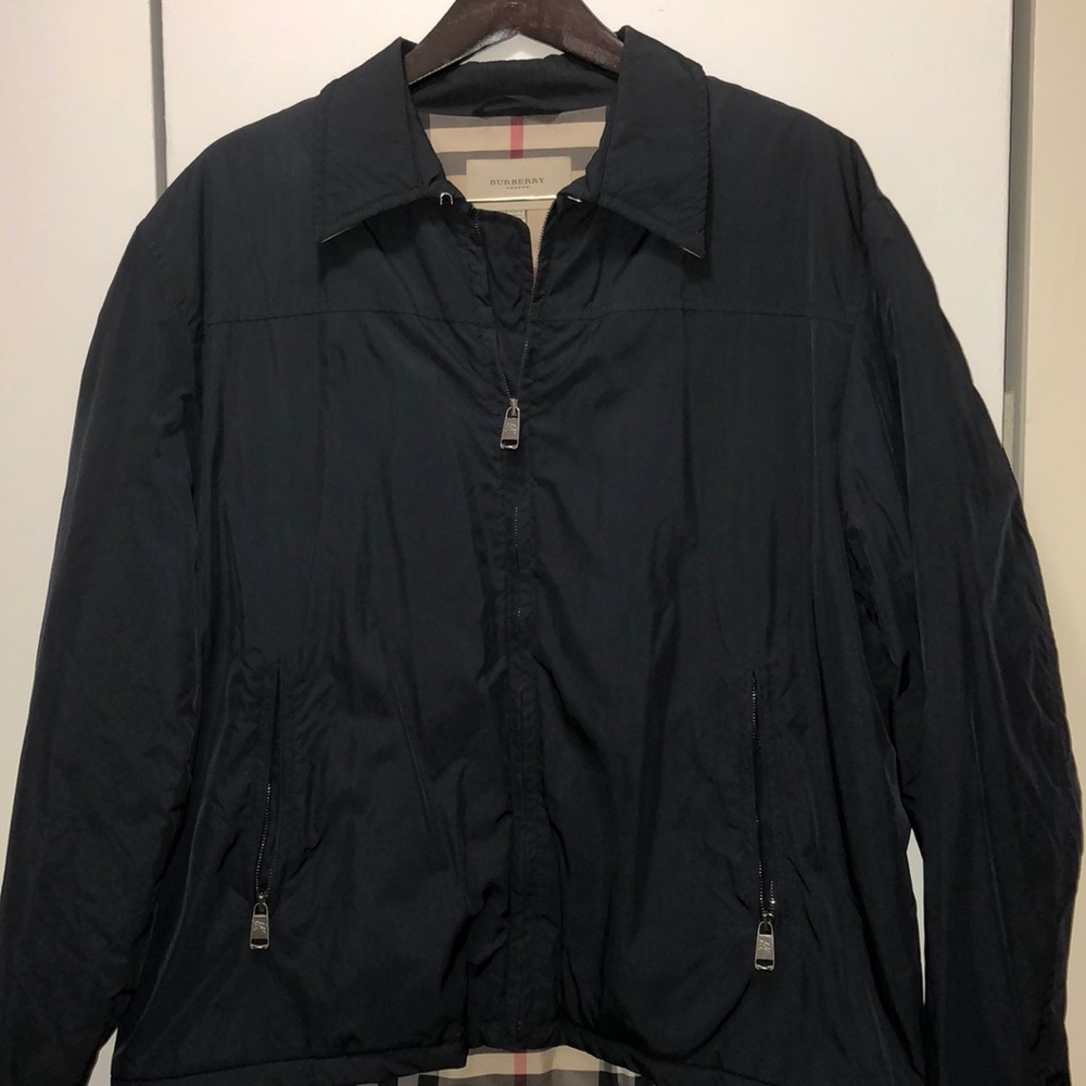 Burberry Drk nvy rain puffer jacket, like new!